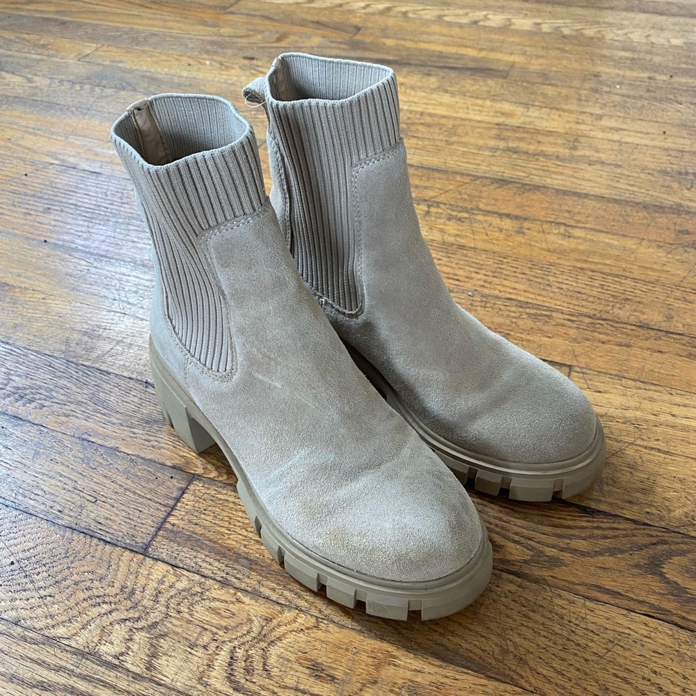 Steve Madden Hutch Sand Suede Boots